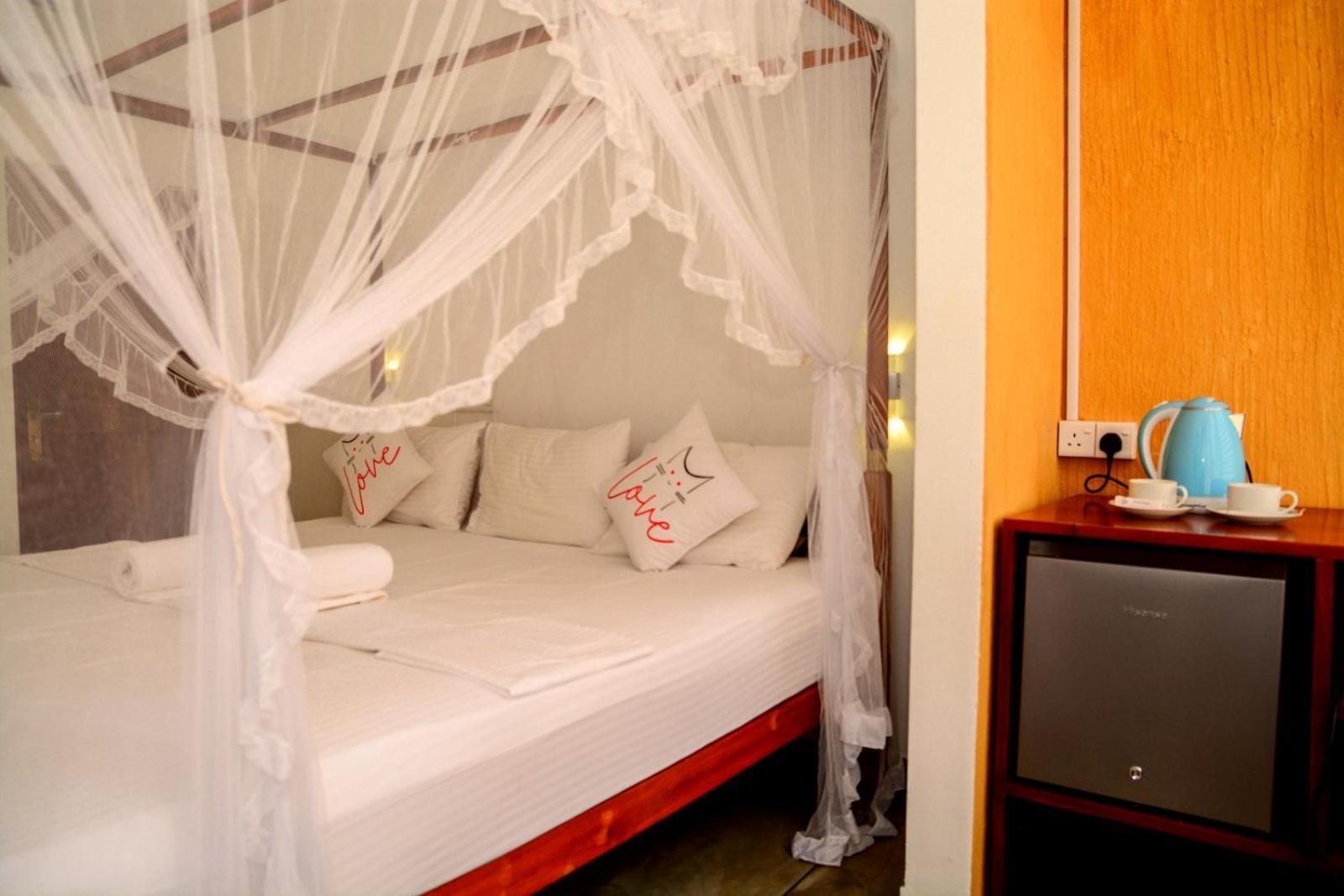 Coconut Style Restaurant & Milinda Guest Unawatuna Exterior foto