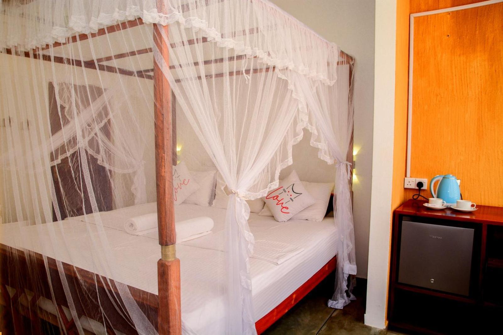 Coconut Style Restaurant & Milinda Guest Unawatuna Exterior foto